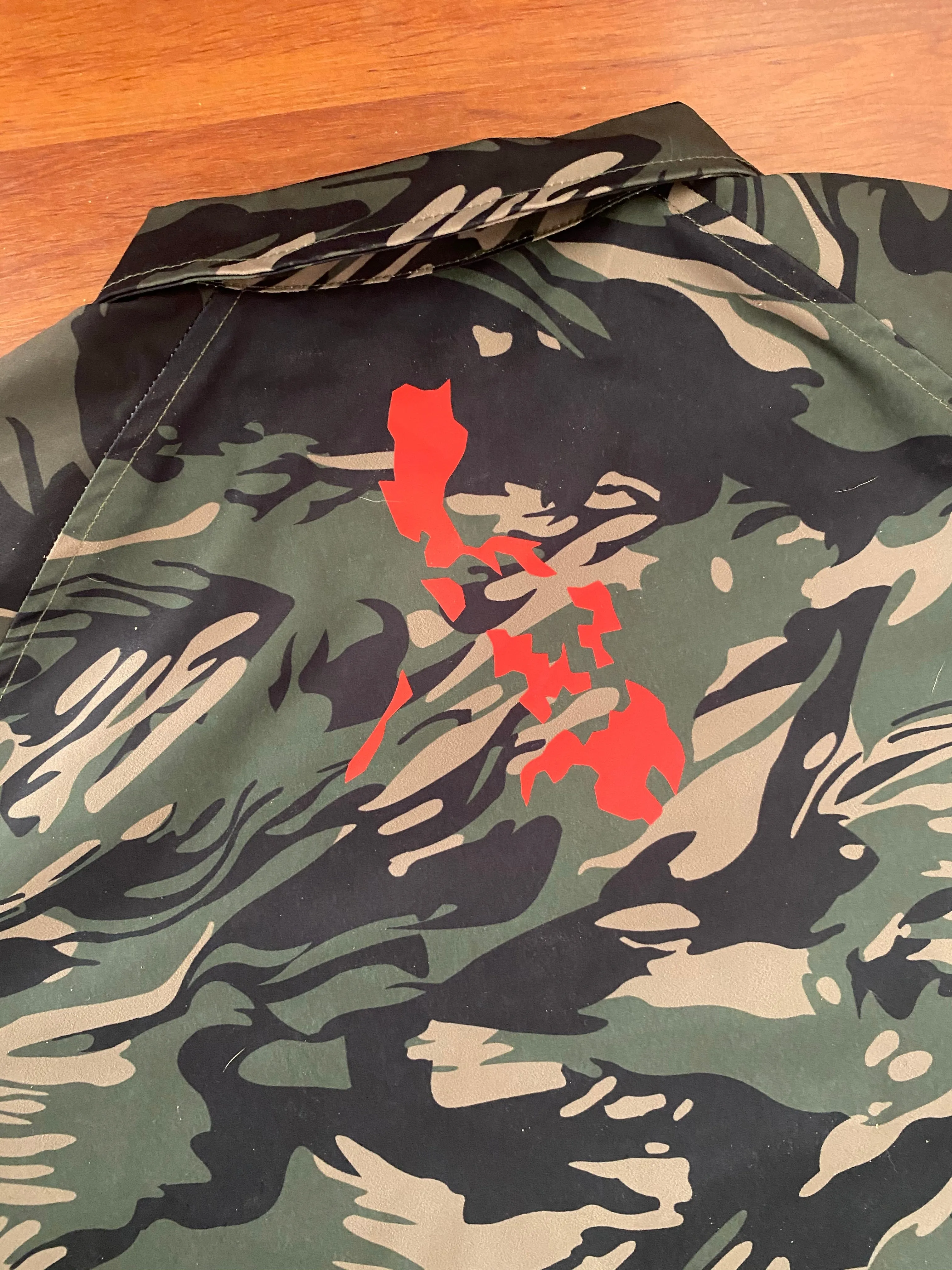 EZ MIL Emblem Tiger Camo Windbreaker Limited