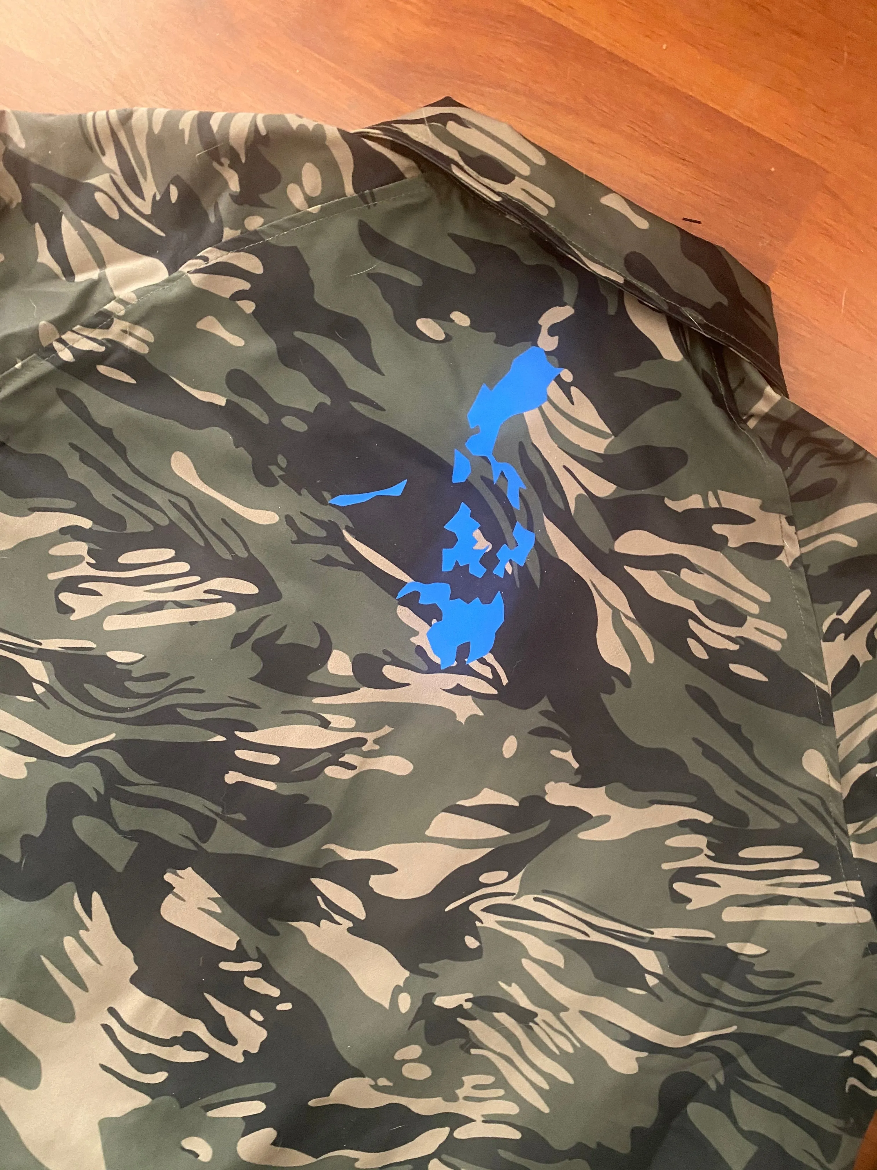 EZ MIL Emblem Tiger Camo Windbreaker Limited