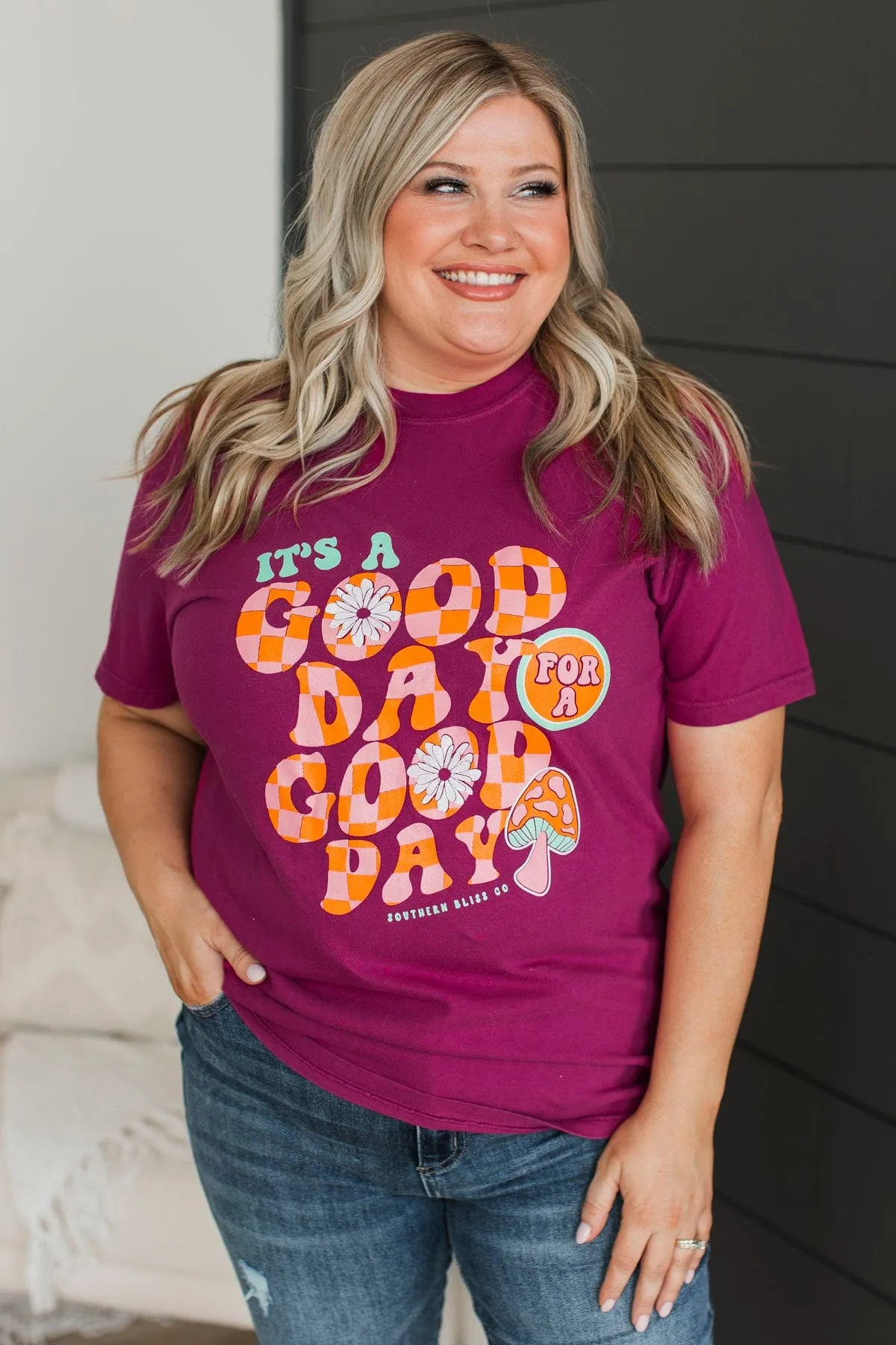 Good Day Graphic Tee- Magenta