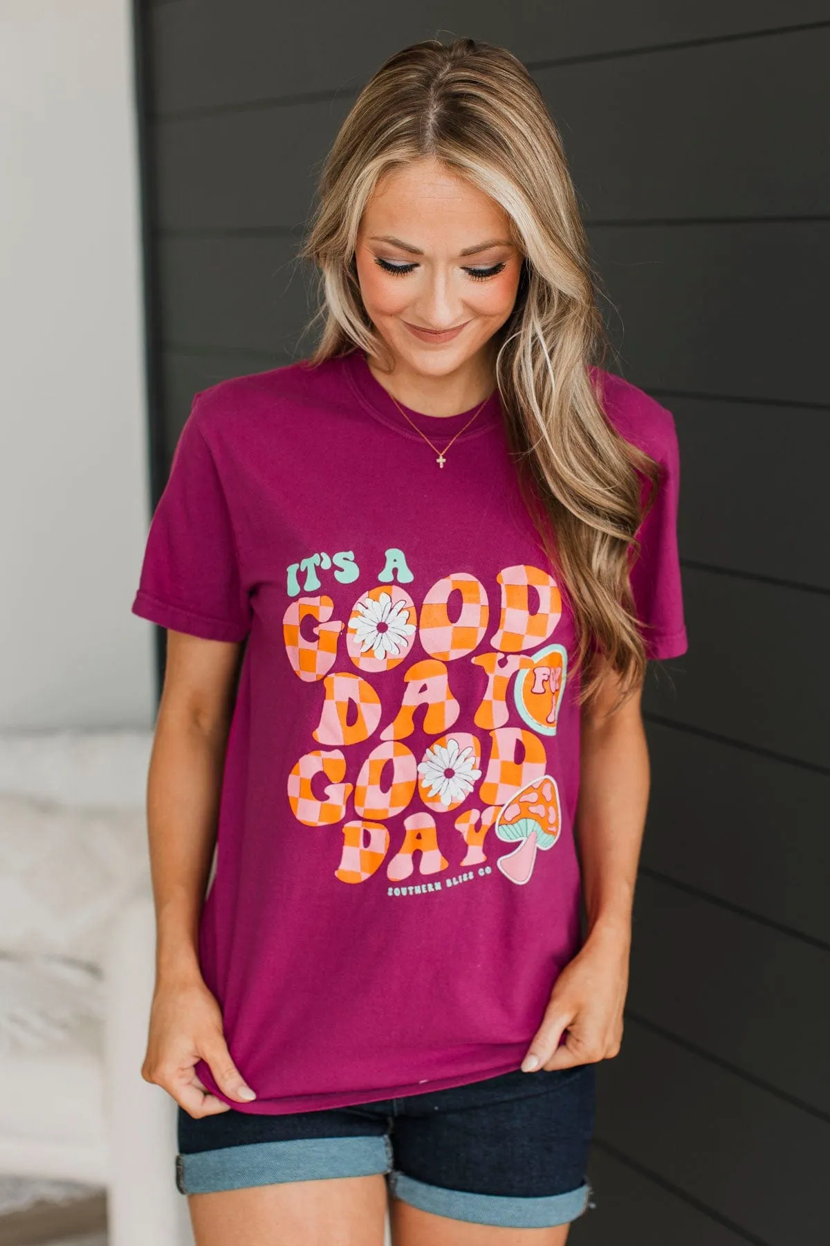 Good Day Graphic Tee- Magenta